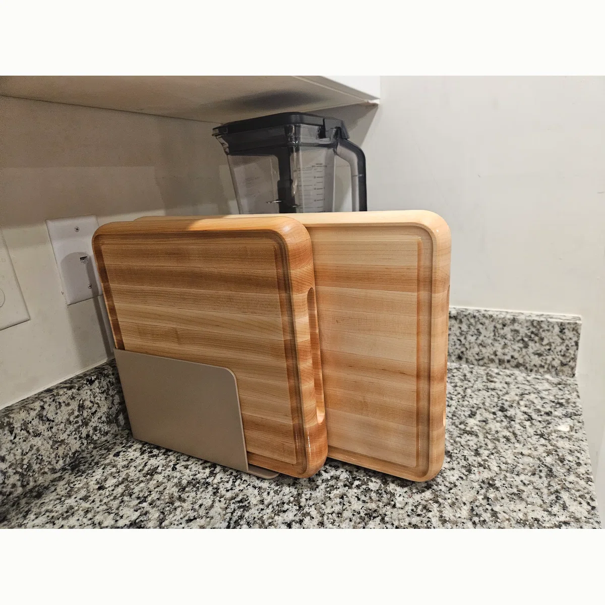 Solid board, nice feel