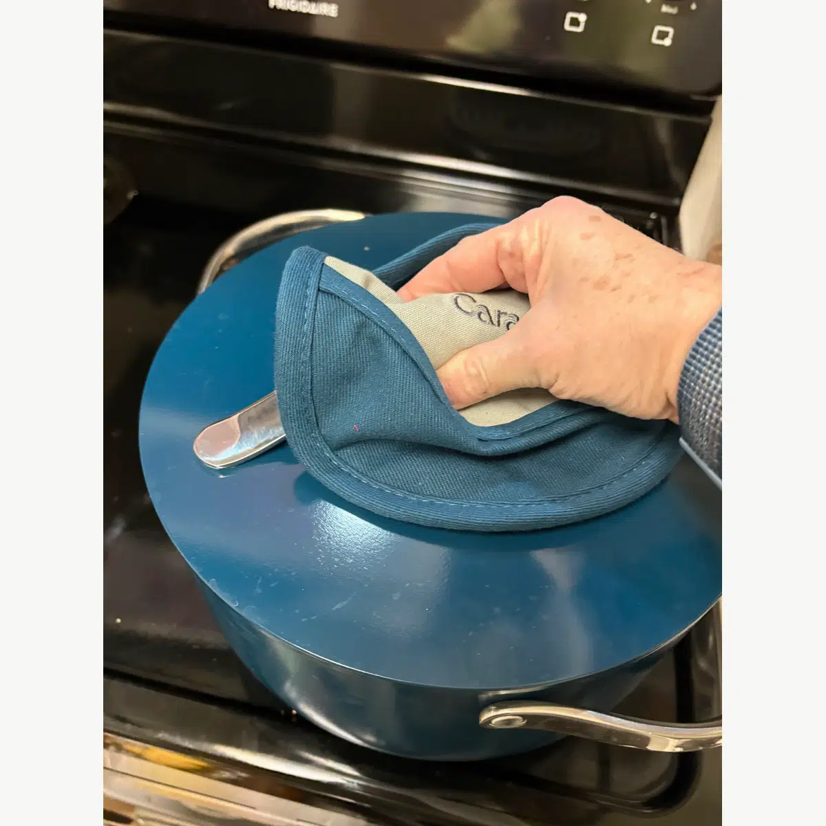Solid pot holders